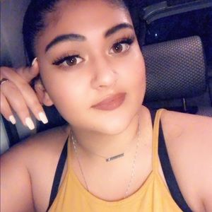 Meet your Posher, Esperanza